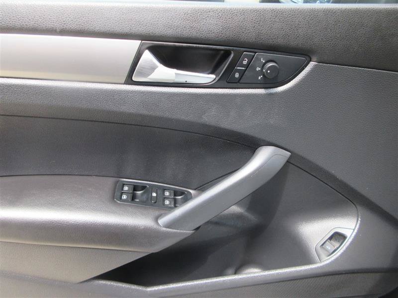 Used 2014 Volkswagen Passat 1.8T S FWD image 13