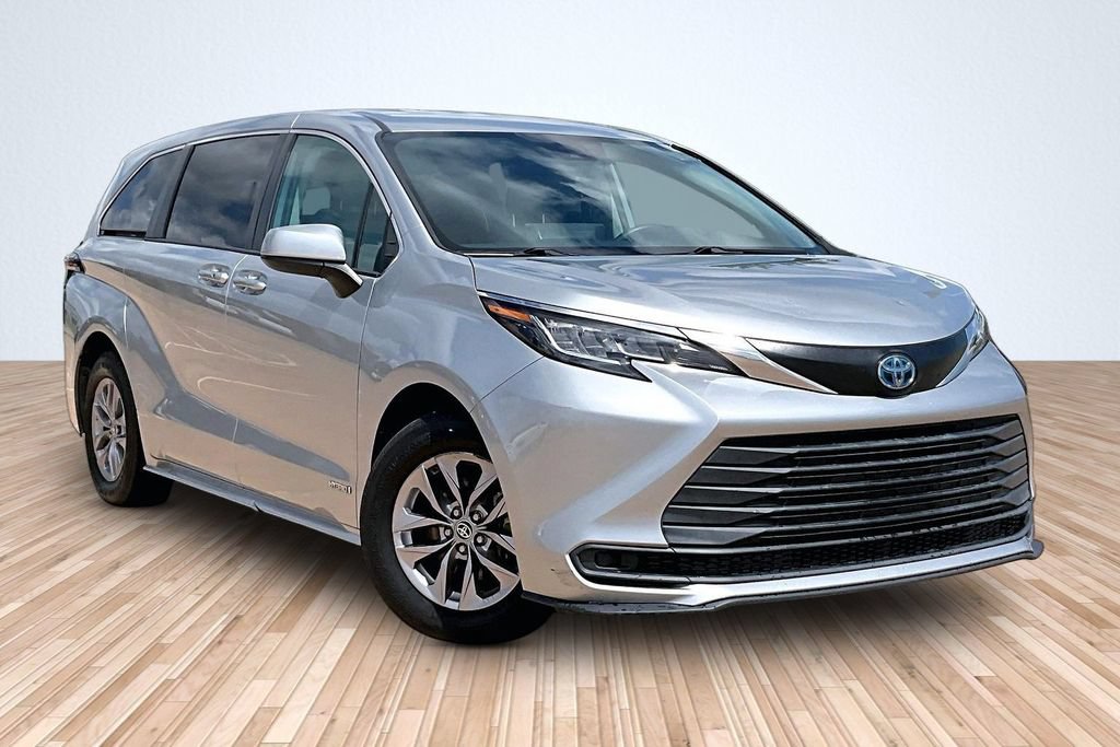 Used 2021 Toyota Sienna LE FWD image 9