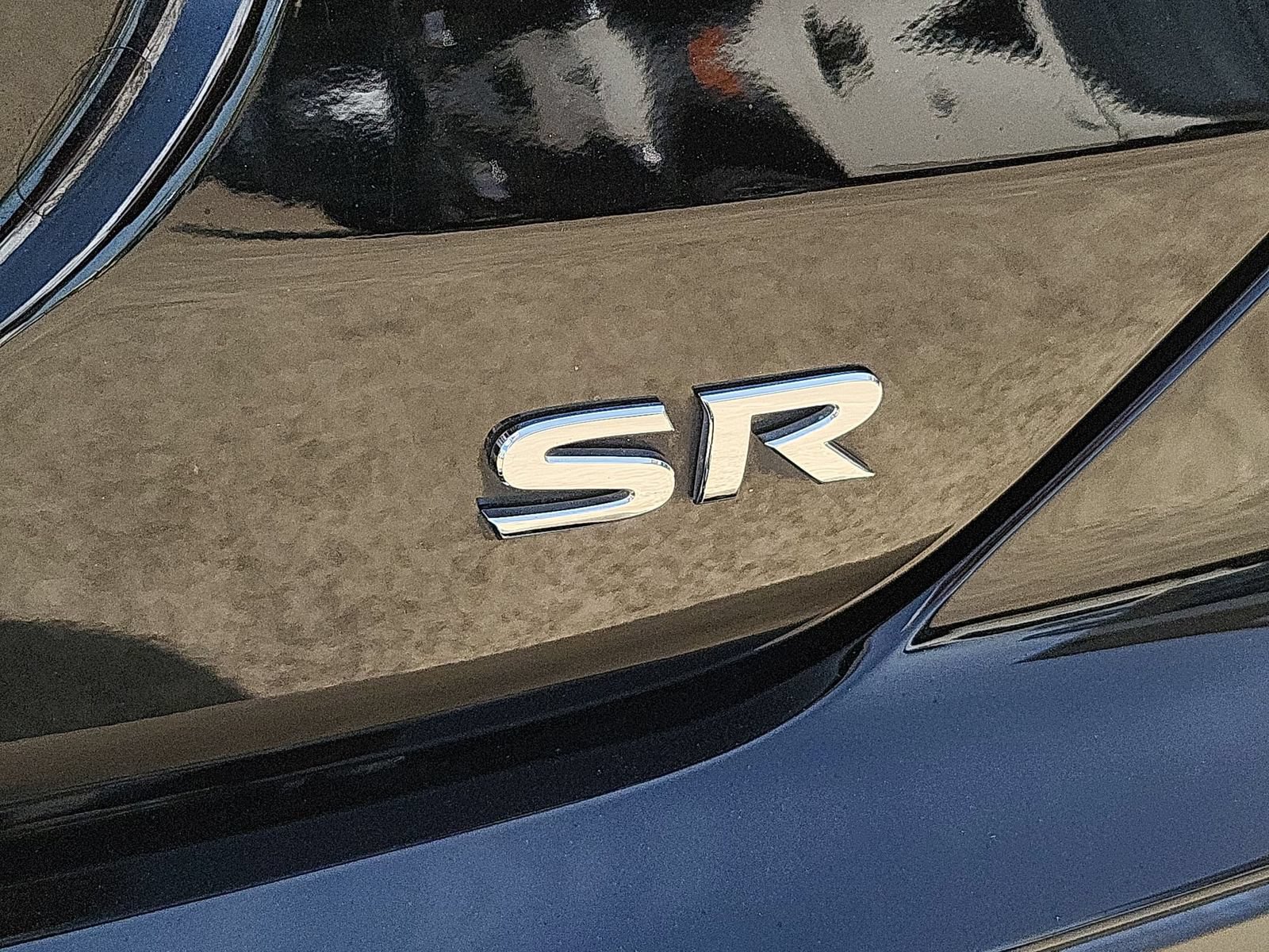 Used 2022 Nissan Kicks SR w/ Interior Electronics Package FWD image 30
