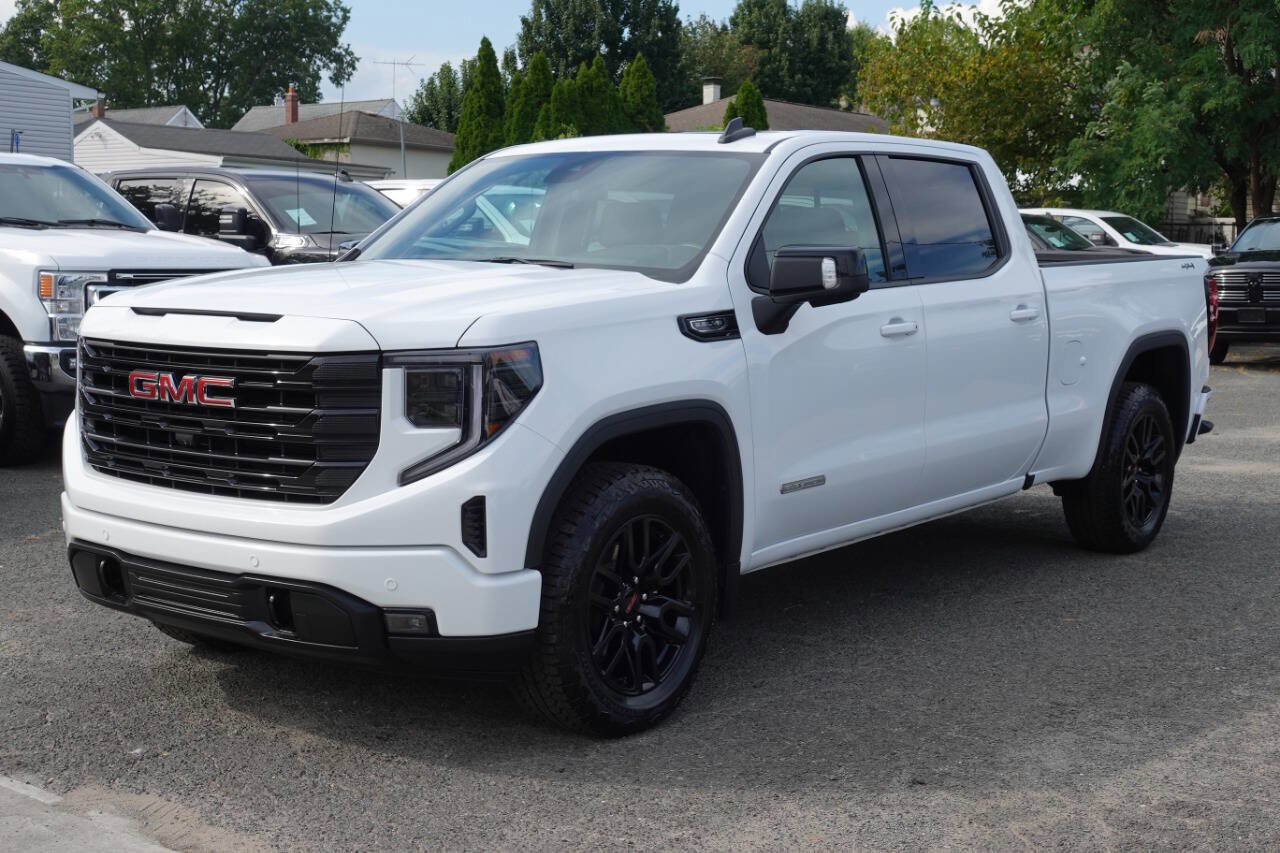 Used 2025 GMC Sierra 1500 Elevation w/ Elevation Premium Package image 1