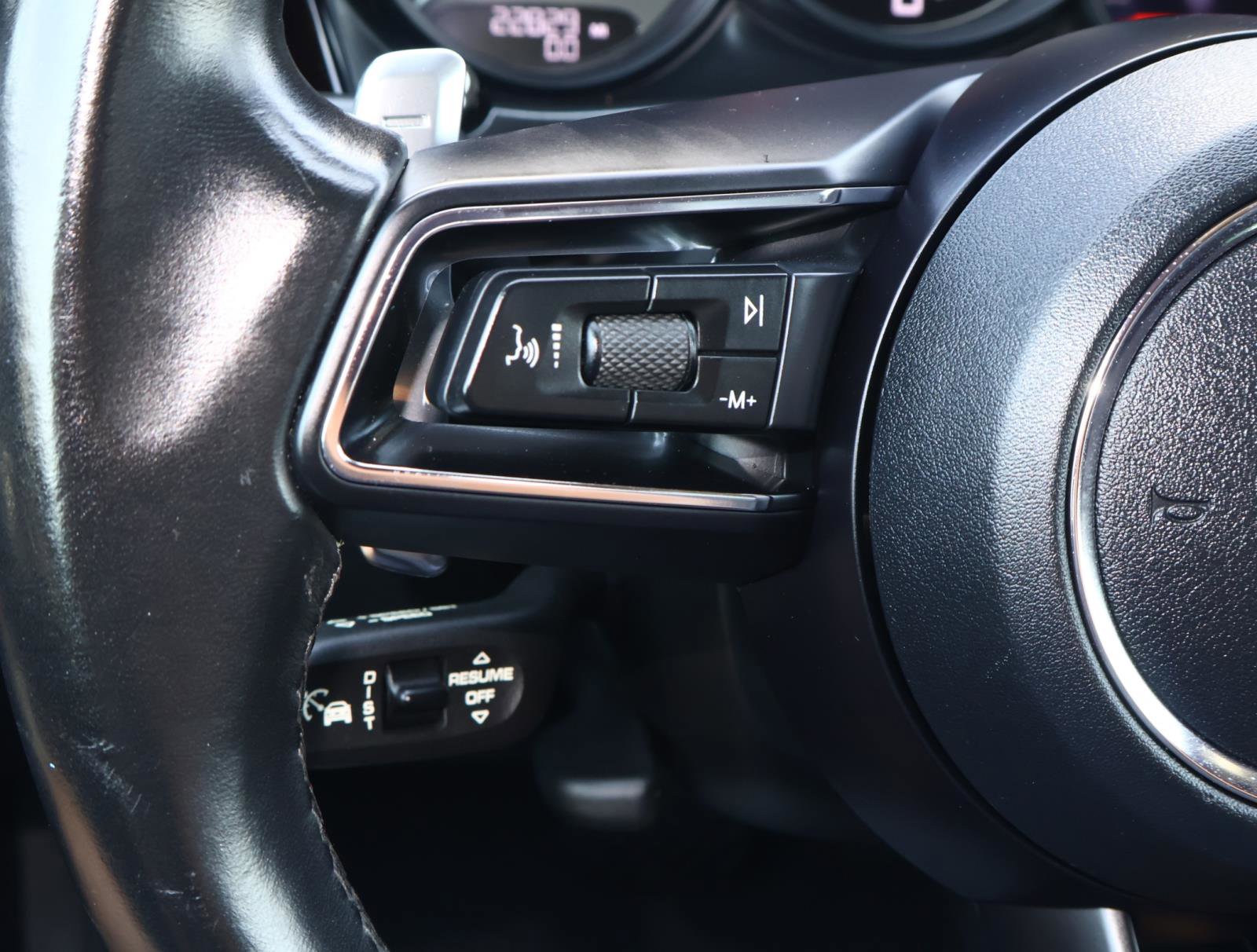 Used 2023 Porsche Macan S image 27