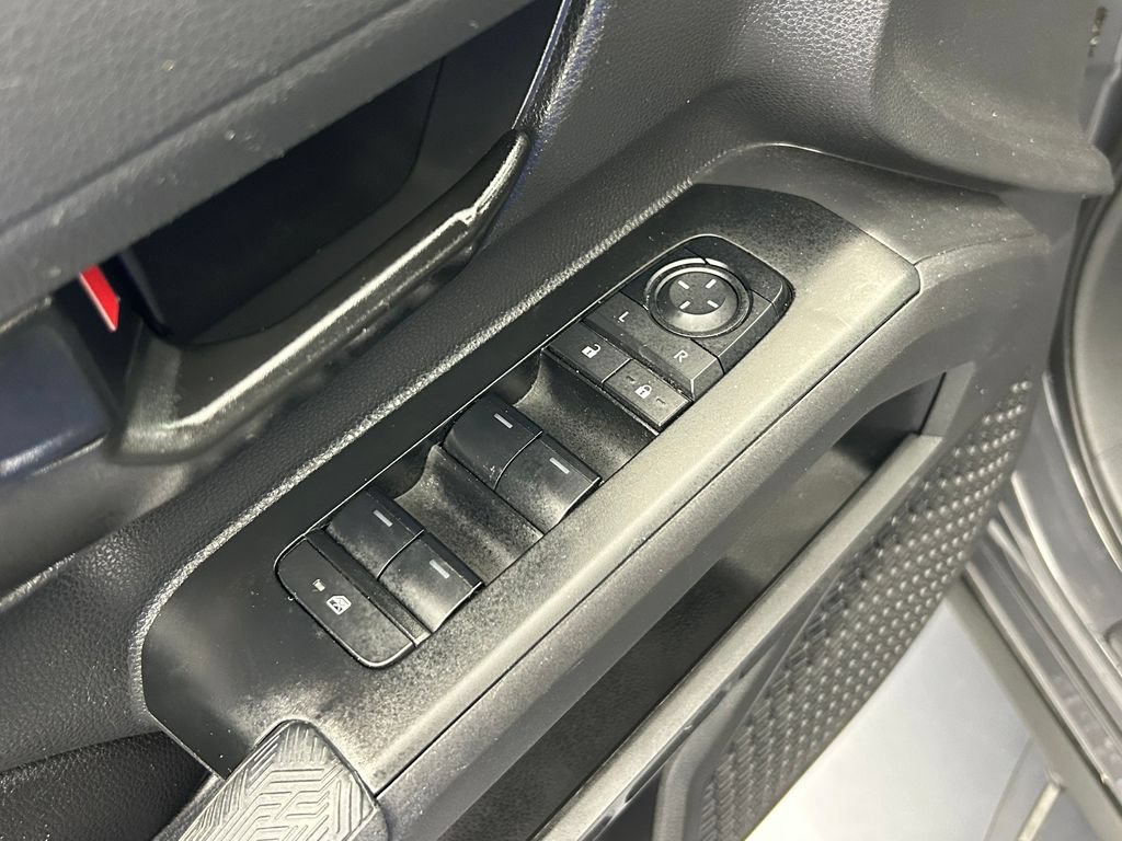 Used 2025 Toyota Tacoma SR5 RWD image 43