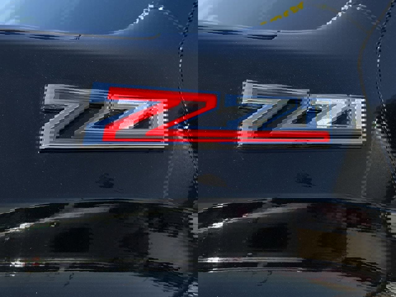 Used 2022 Chevrolet Silverado 1500 LT w/ Z71 Off-Road Package image 12