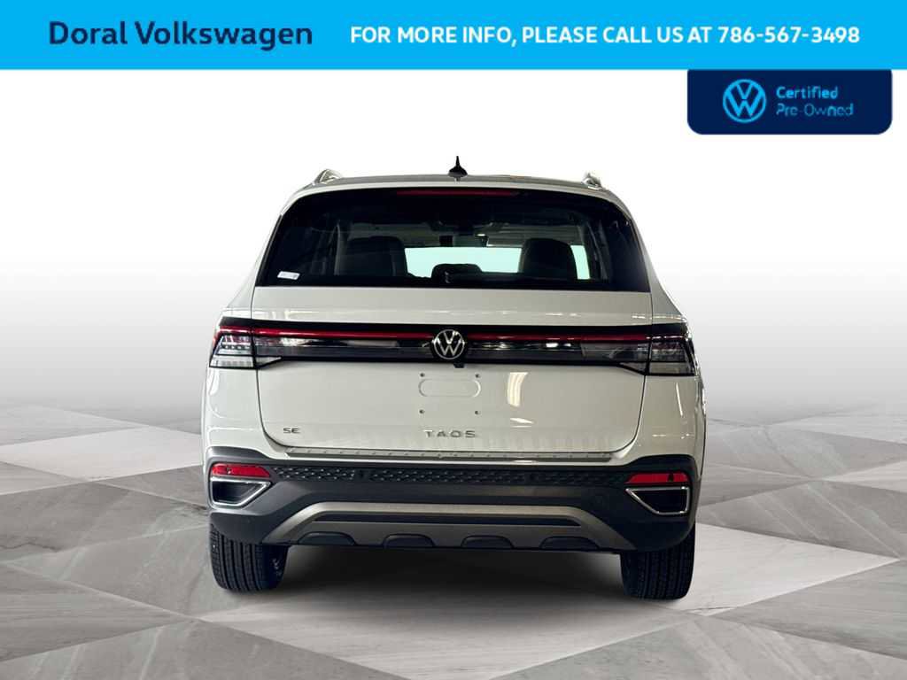 Used 2025 Volkswagen Taos SE FWD image 7