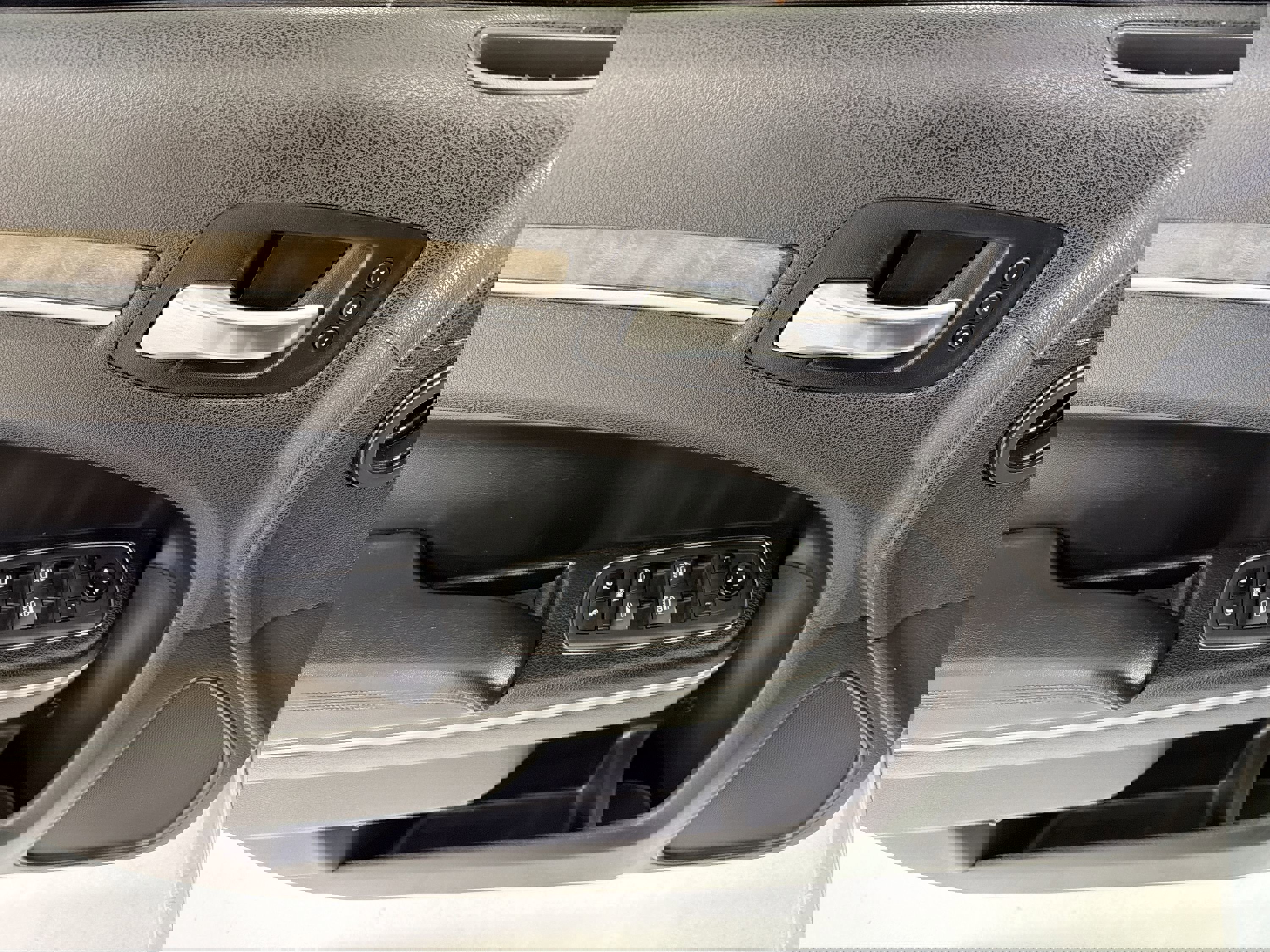 Used 2021 Chrysler 300 Touring L image 12