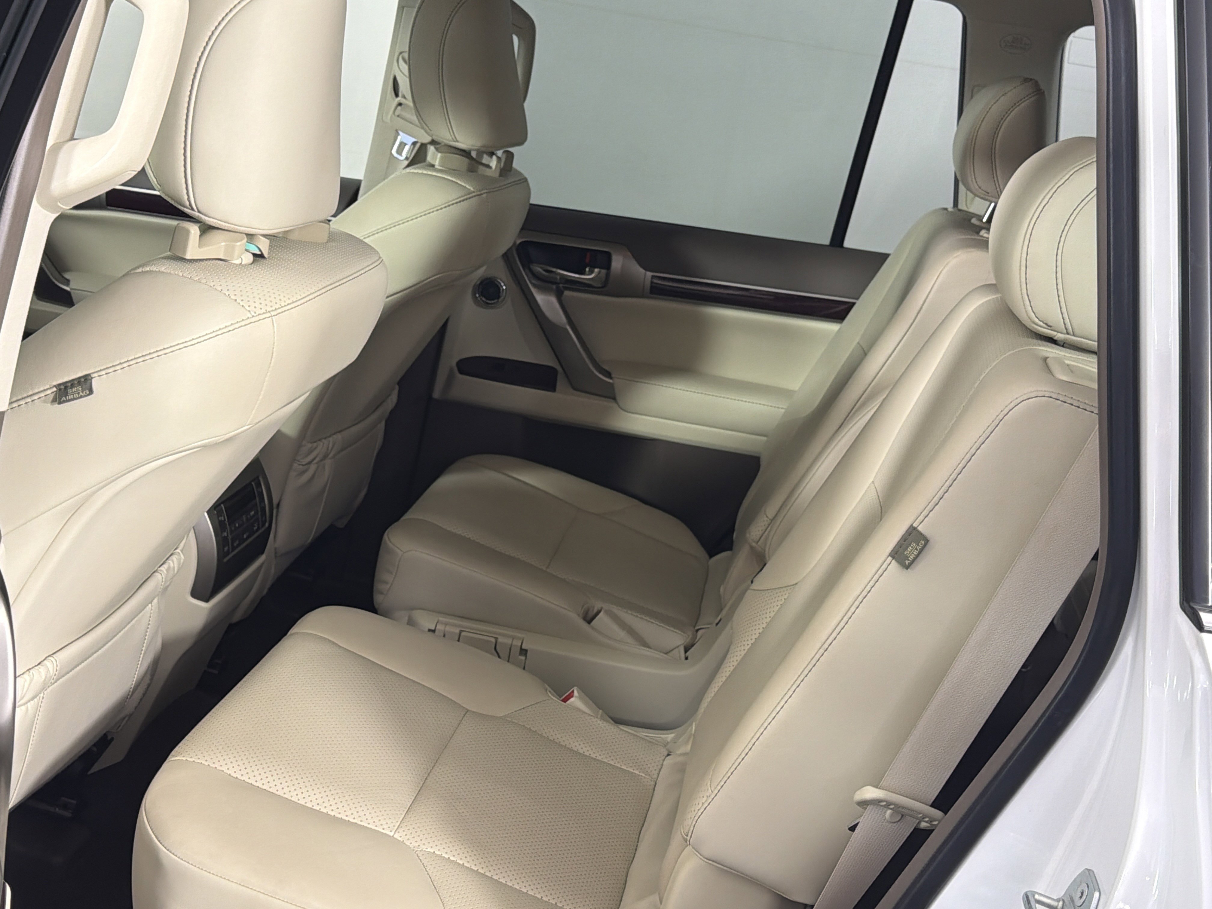 Used 2019 Lexus GX 460 Luxury w/ Sport Design Package AWD/4WD image 23