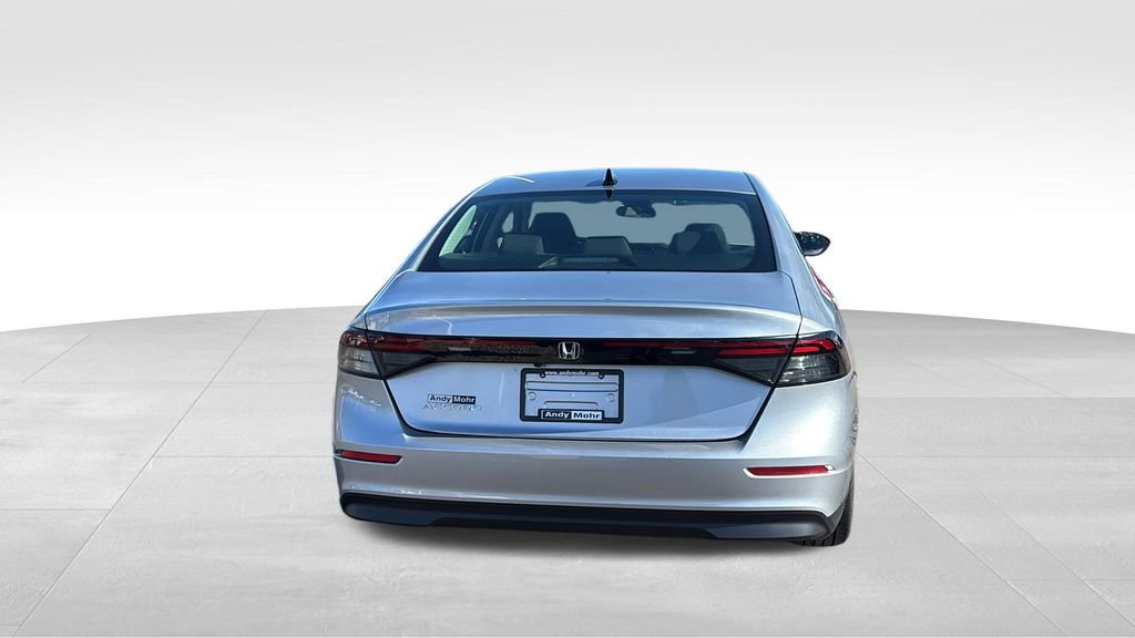 Used 2025 Honda Accord SE image 6
