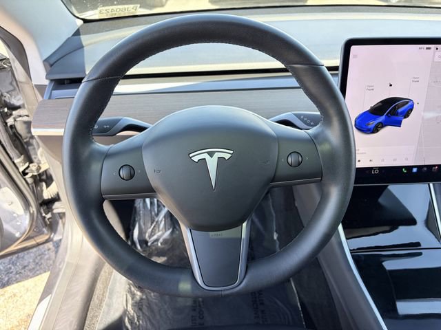 Used 2019 Tesla Model 3 Standard Range image 10