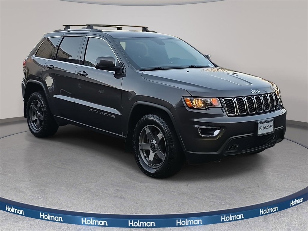 Used 2018 Jeep Grand Cherokee Laredo image 4