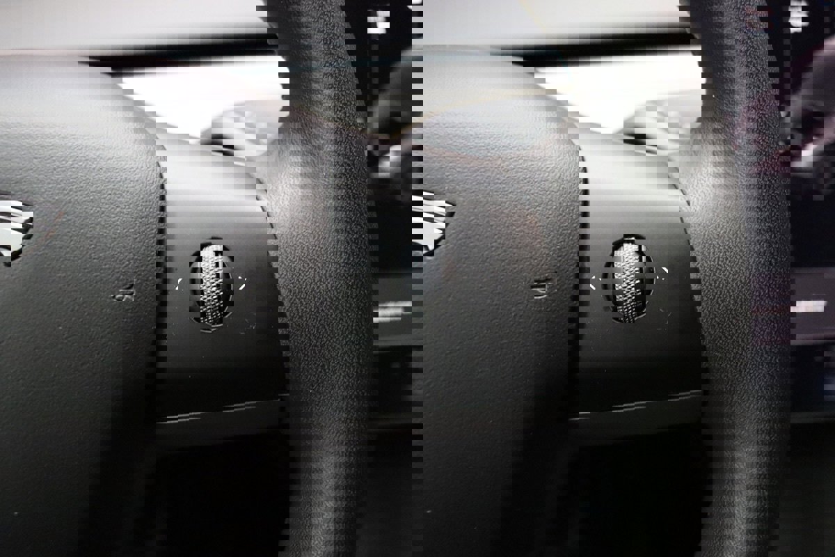 Used 2023 Tesla Model Y Long Range image 39