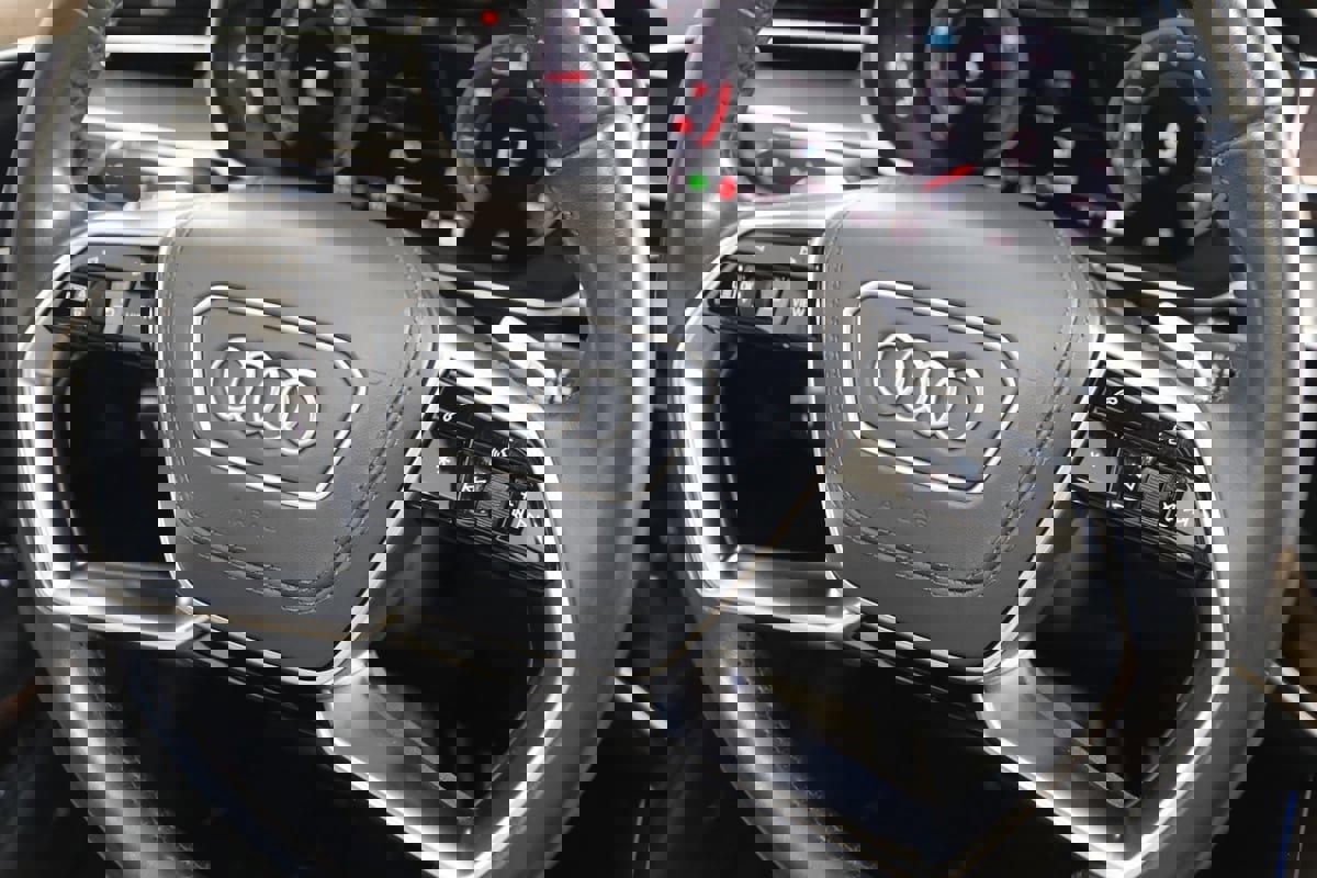 Used 2020 Audi A8 L 4.0T w/ Sport Plus Package image 43