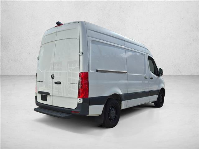 Used 2024 Mercedes-Benz Sprinter 2500 image 5