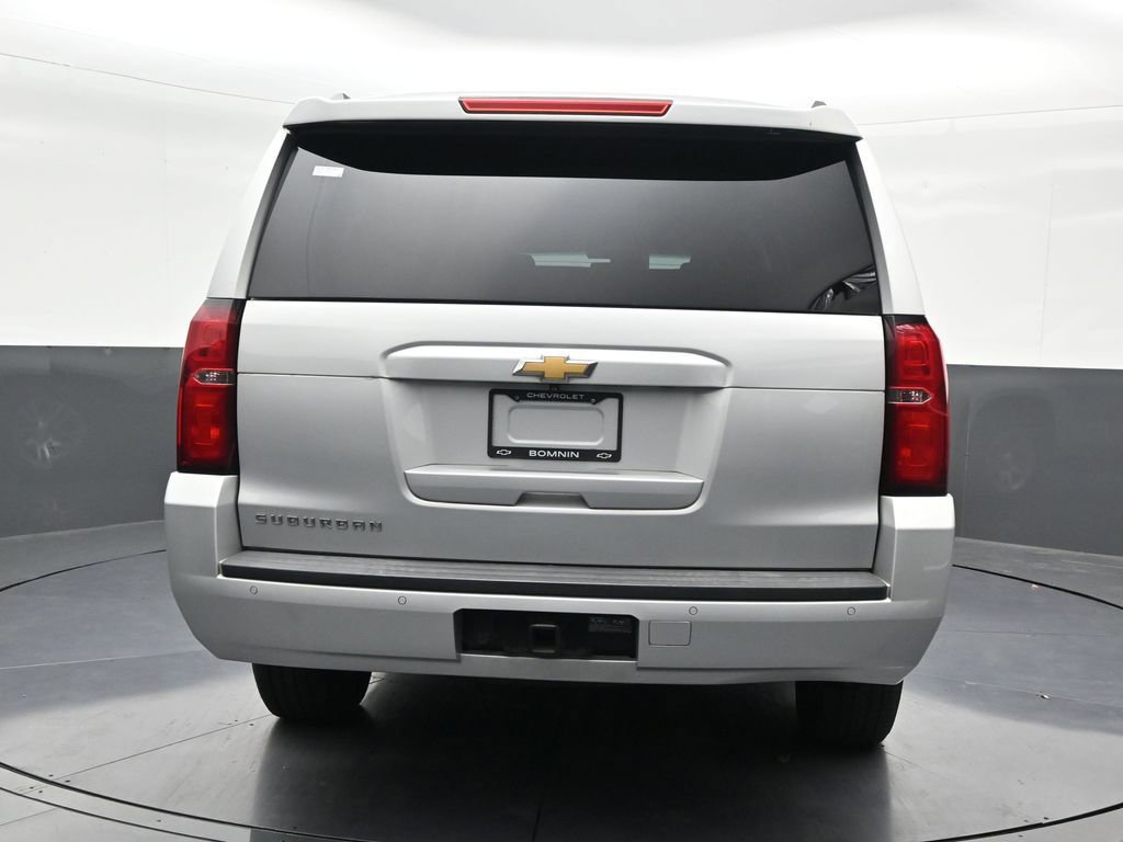Used 2016 Chevrolet Suburban LT RWD image 4