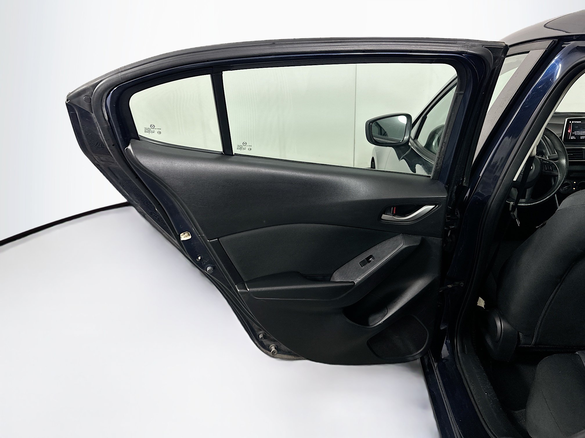 Used 2015 MAZDA MAZDA3 i Sport FWD image 24