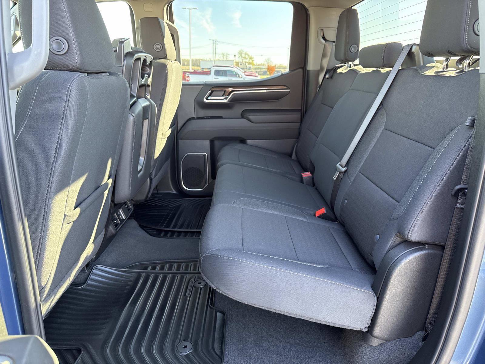 Used 2024 Chevrolet Silverado 1500 LT image 22