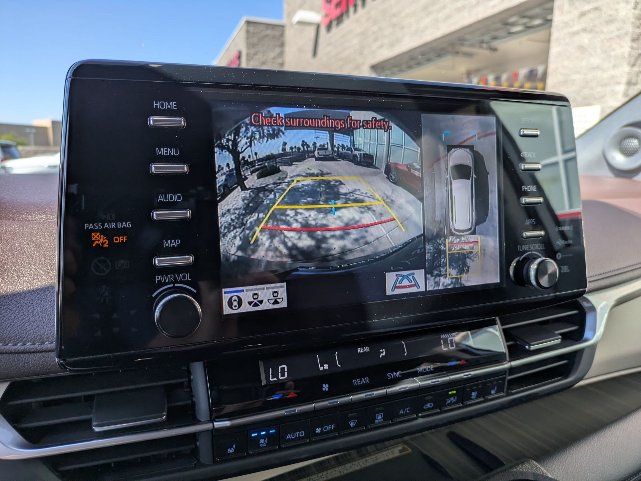 Used 2024 Toyota Sienna Platinum FWD image 20