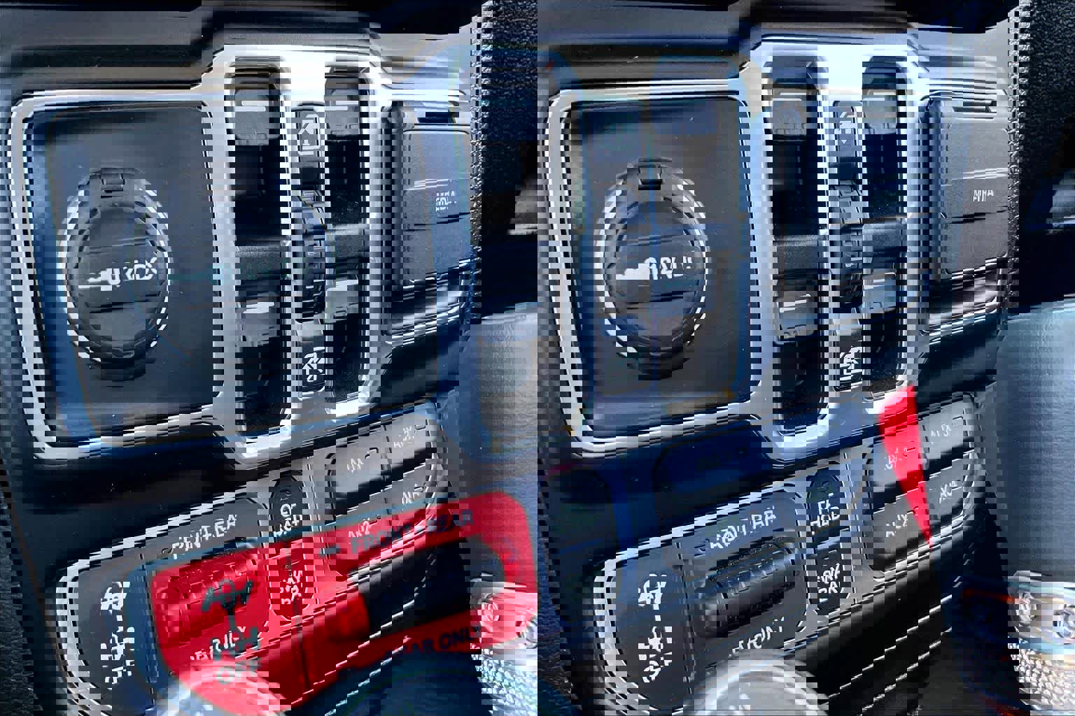 Used 2023 Jeep Gladiator Rubicon w/ Cold Weather Group AWD/4WD image 32