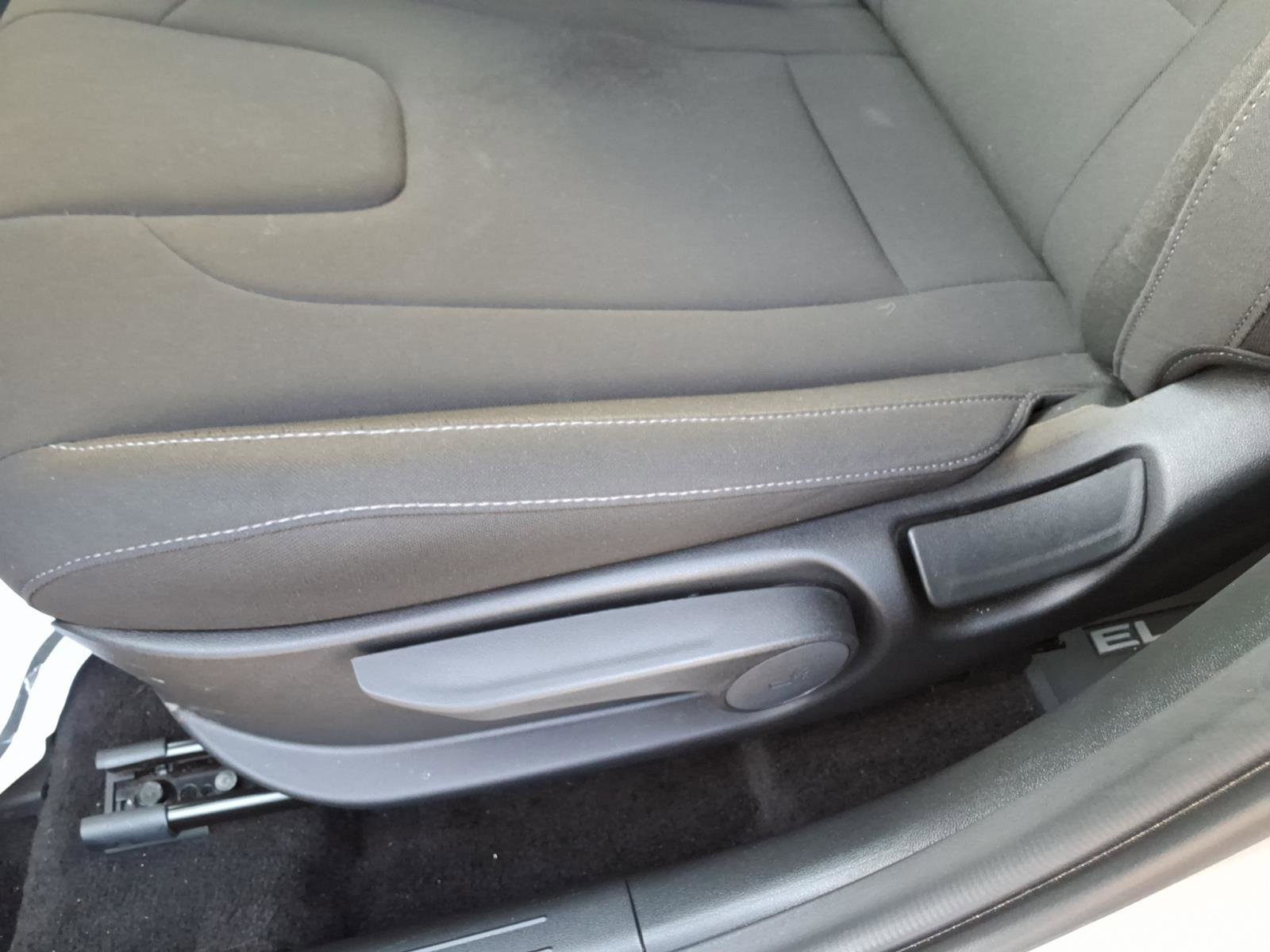 Used 2024 Hyundai Elantra SEL image 13