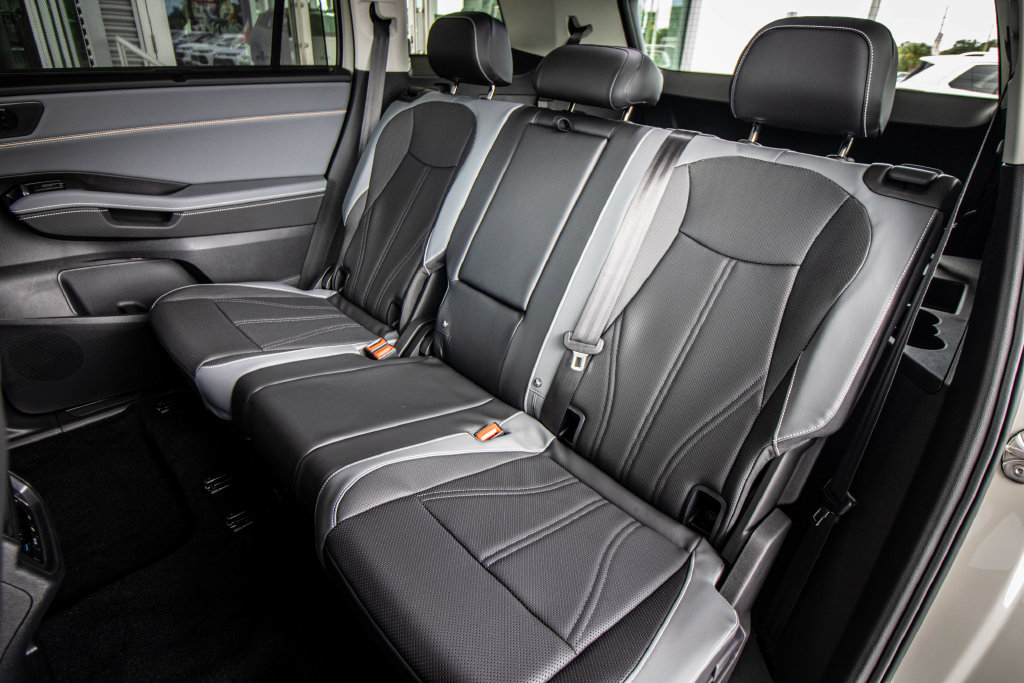 New 2027 Volkswagen Atlas SE FWD image 28