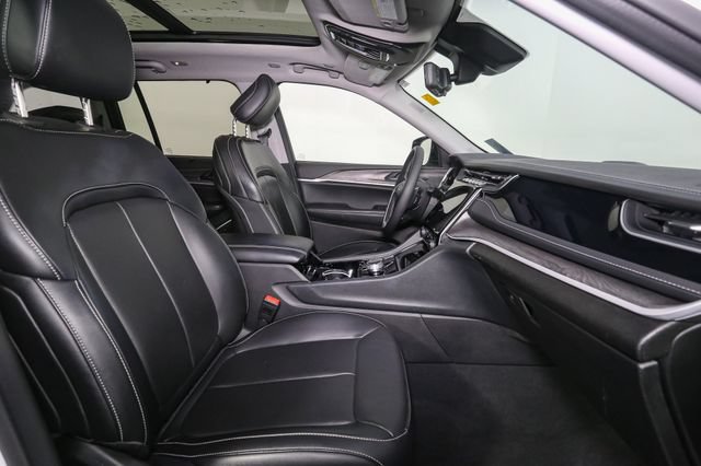 Used 2023 Jeep Grand Cherokee 4WD 4xe image 17