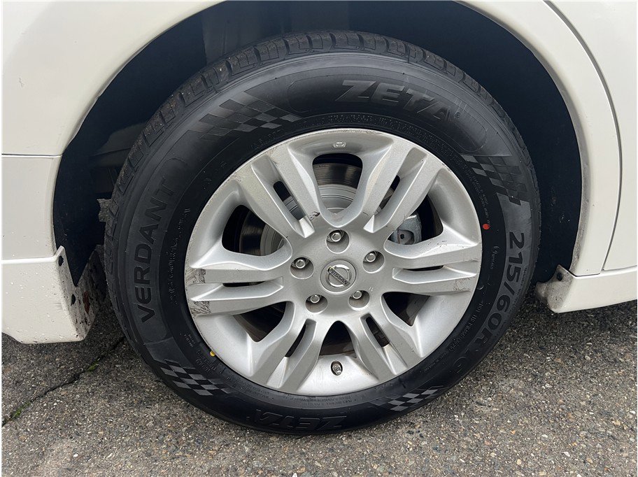 Used 2010 Nissan Altima Hybrid Sedan image 9