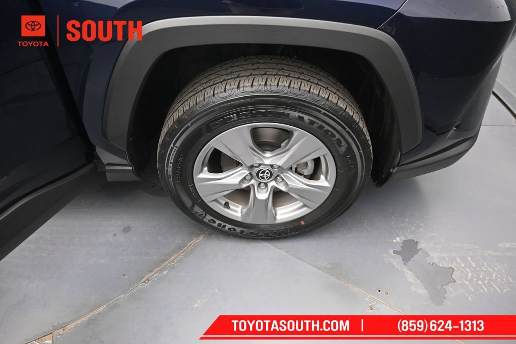 Used 2025 Toyota RAV4 XLE AWD/4WD image 31