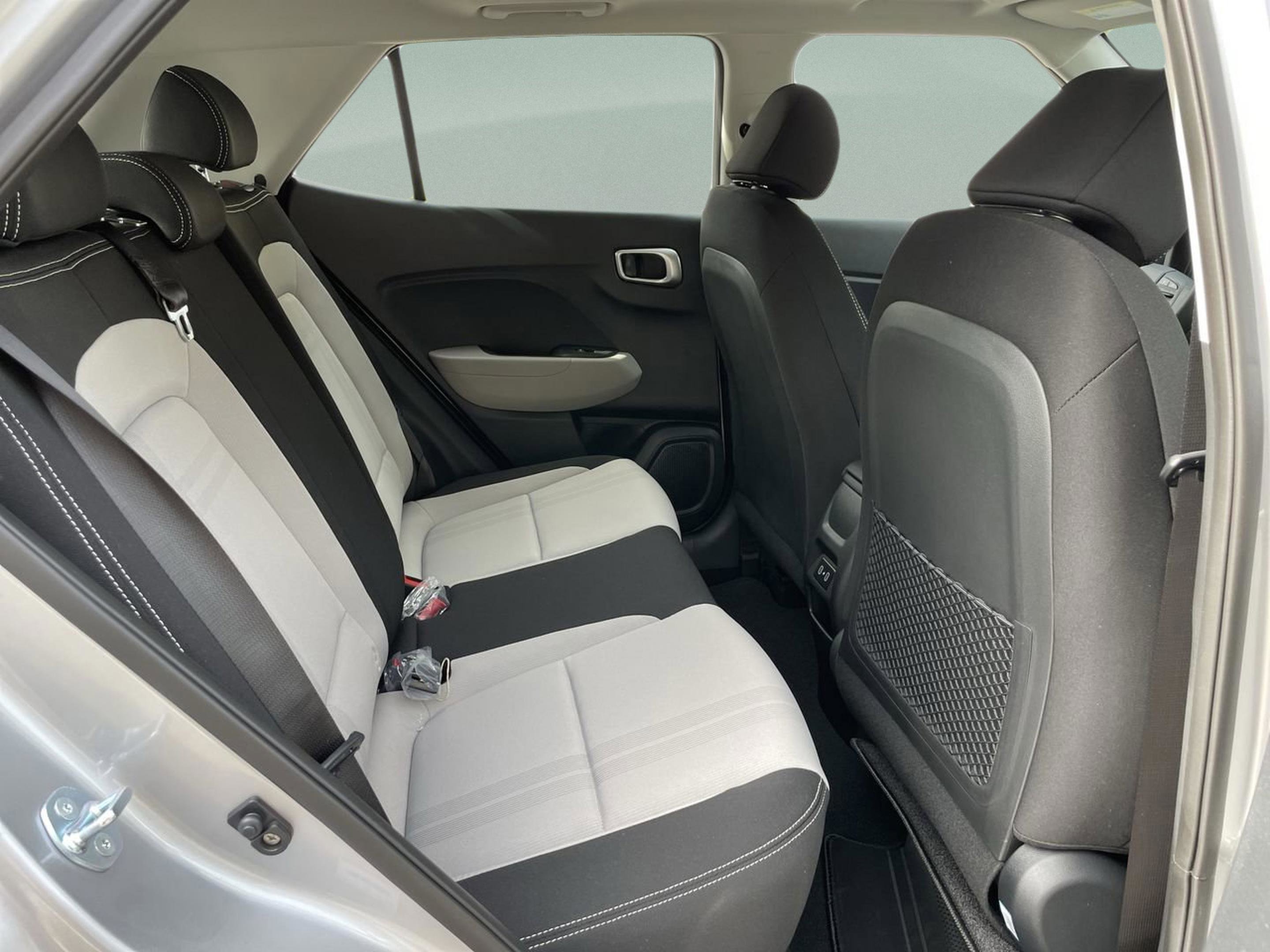New 2026 Hyundai Venue SEL FWD image 18