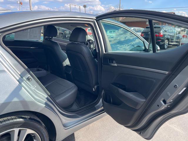 Used 2017 Hyundai Elantra Limited image 14