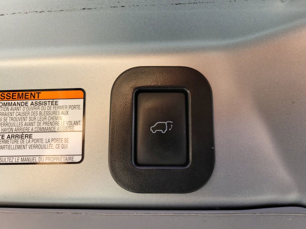 Used 2020 Toyota Sienna XLE w/ XLE Navigation Package FWD image 13