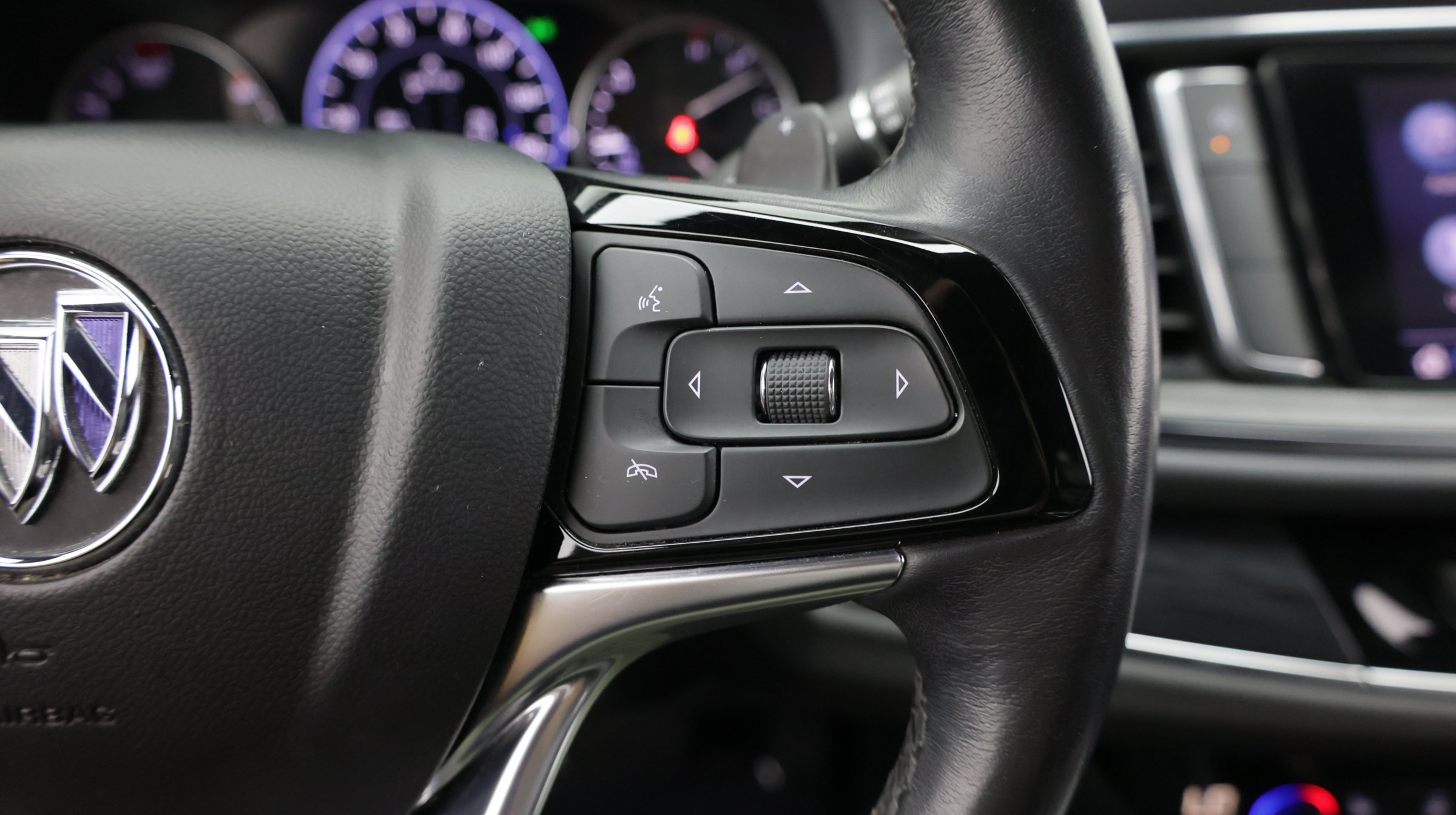 Used 2022 Buick Enclave Premium FWD image 22