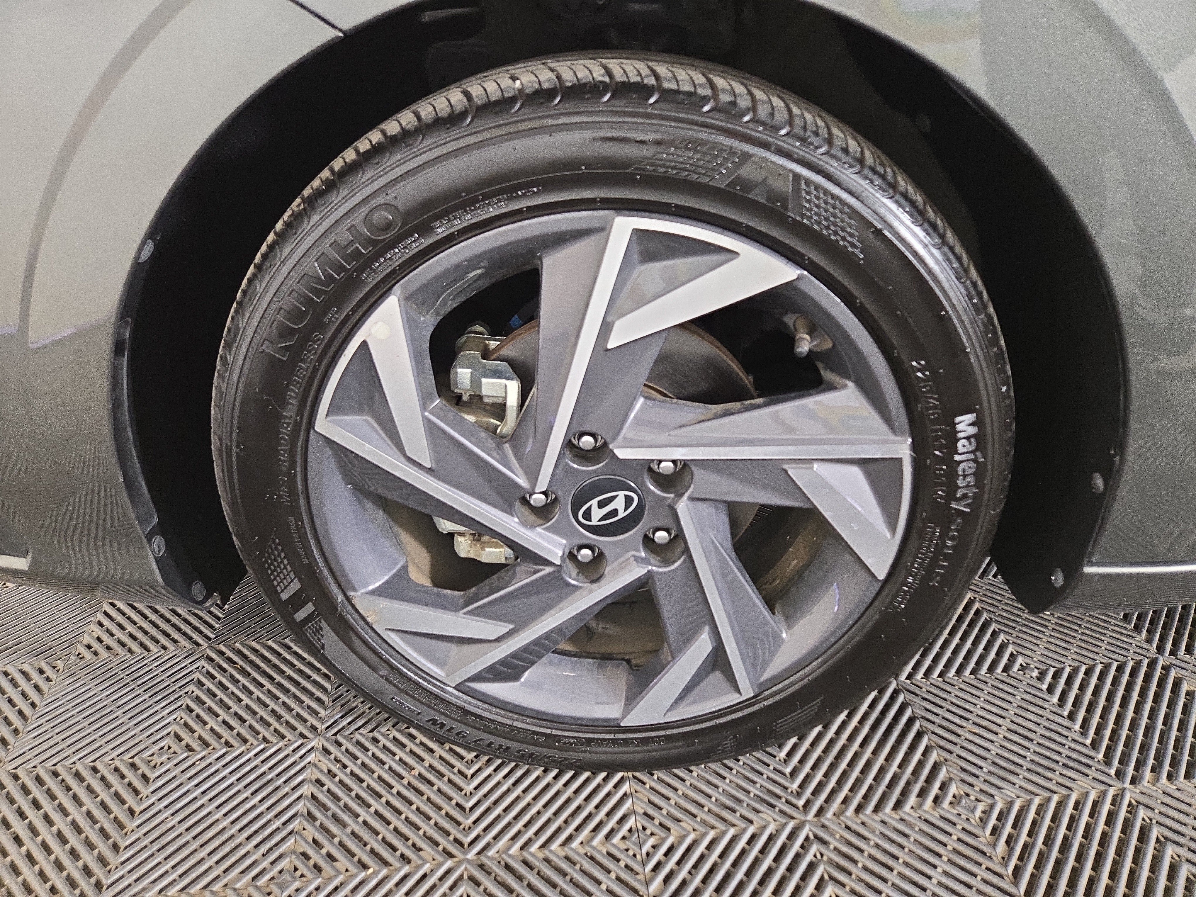 Used 2025 Hyundai Elantra Sport FWD image 32