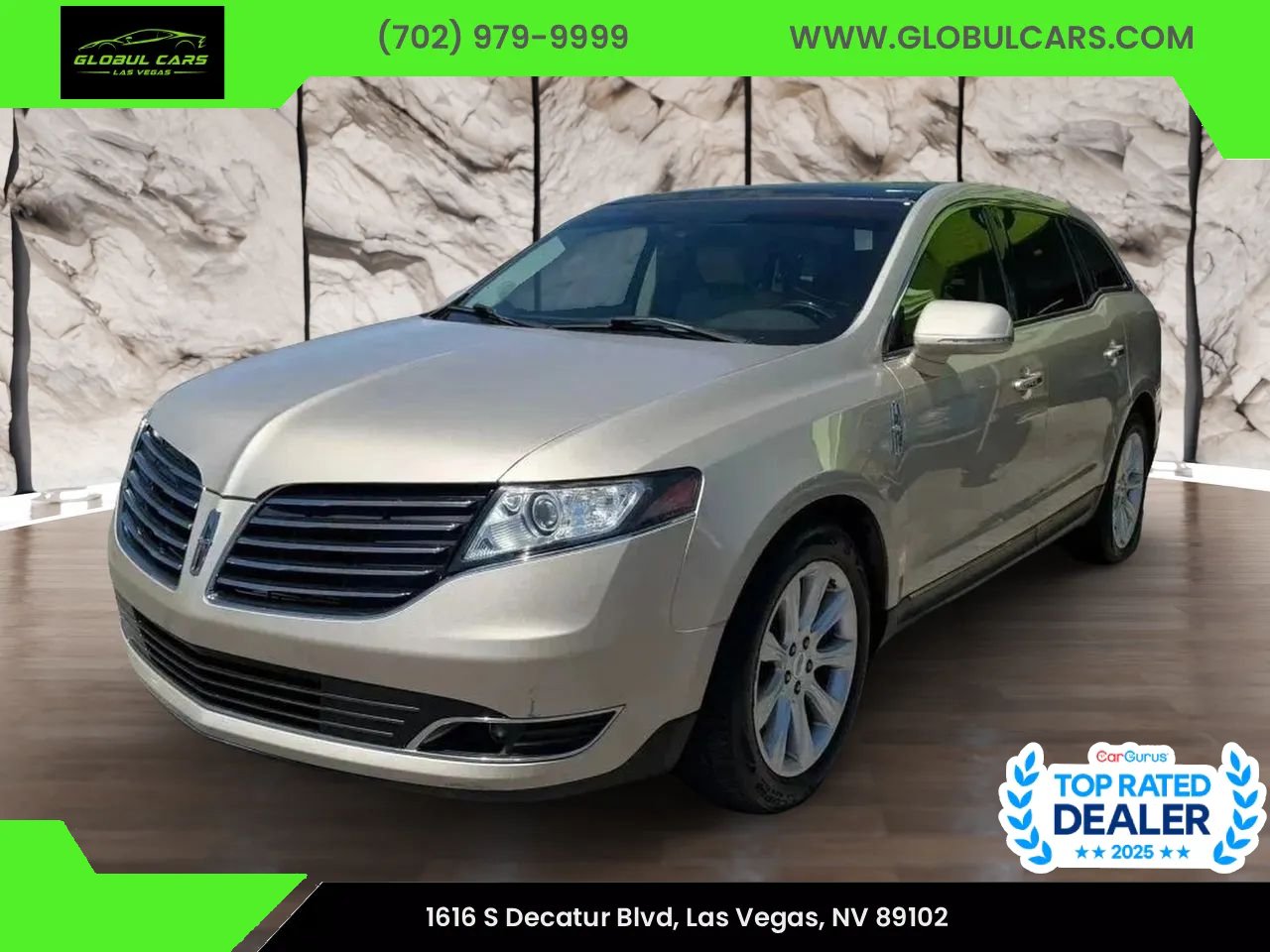 Used 2017 Lincoln MKT AWD image 1