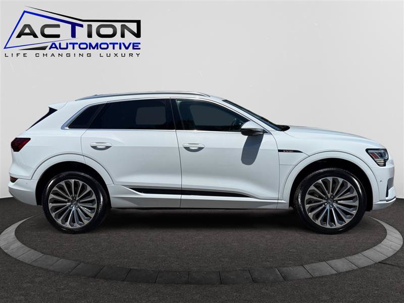 Used 2019 Audi e-tron Prestige w/ Prestige Package AWD/4WD image 8