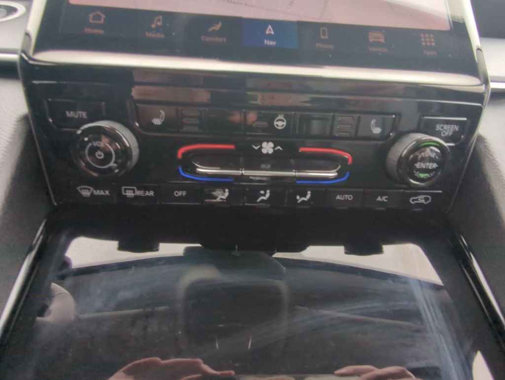 Used 2023 Jeep Grand Cherokee Limited AWD/4WD image 20