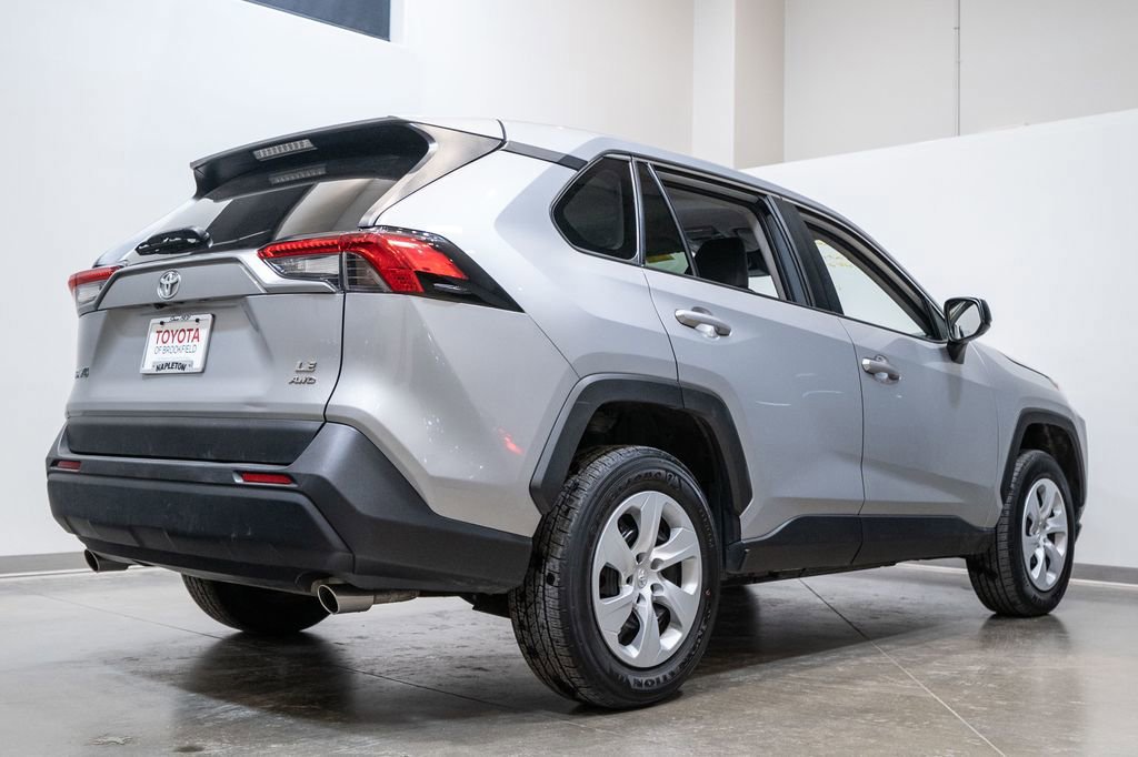 Used 2023 Toyota RAV4 LE image 9