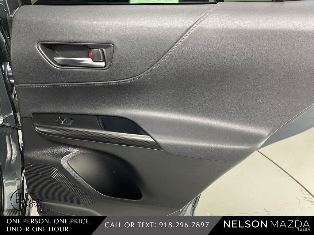 Used 2021 Toyota Venza XLE w/ Softex Package image 44