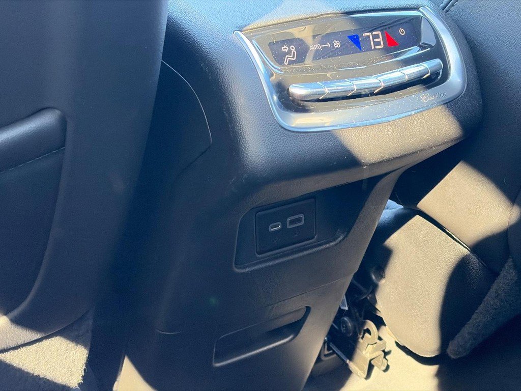 Used 2022 Cadillac XT6 Premium Luxury FWD image 10