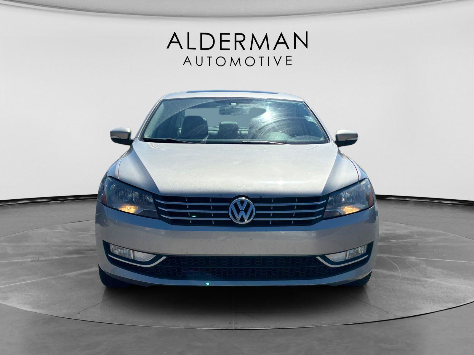 Used 2014 Volkswagen Passat TDI SEL Premium FWD image 8