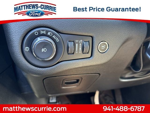 Used 2020 Jeep Cherokee Trailhawk w/ Comfort/Convenience Group AWD/4WD image 24