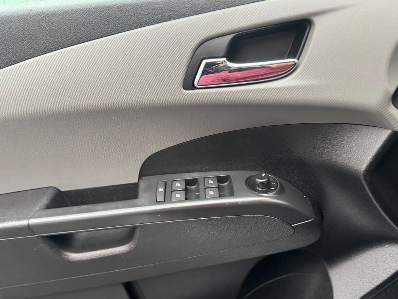 Used 2012 Chevrolet Sonic LT image 17