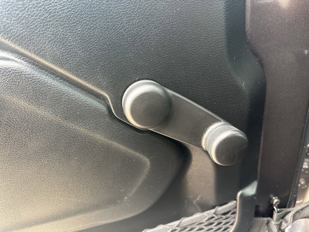 Used 2018 Jeep Wrangler Sport image 14