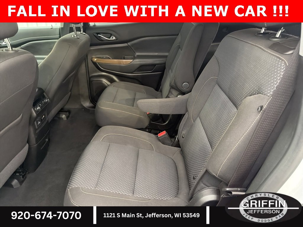 Used 2023 GMC Acadia SLE w/ Driver Convenience Package image 15