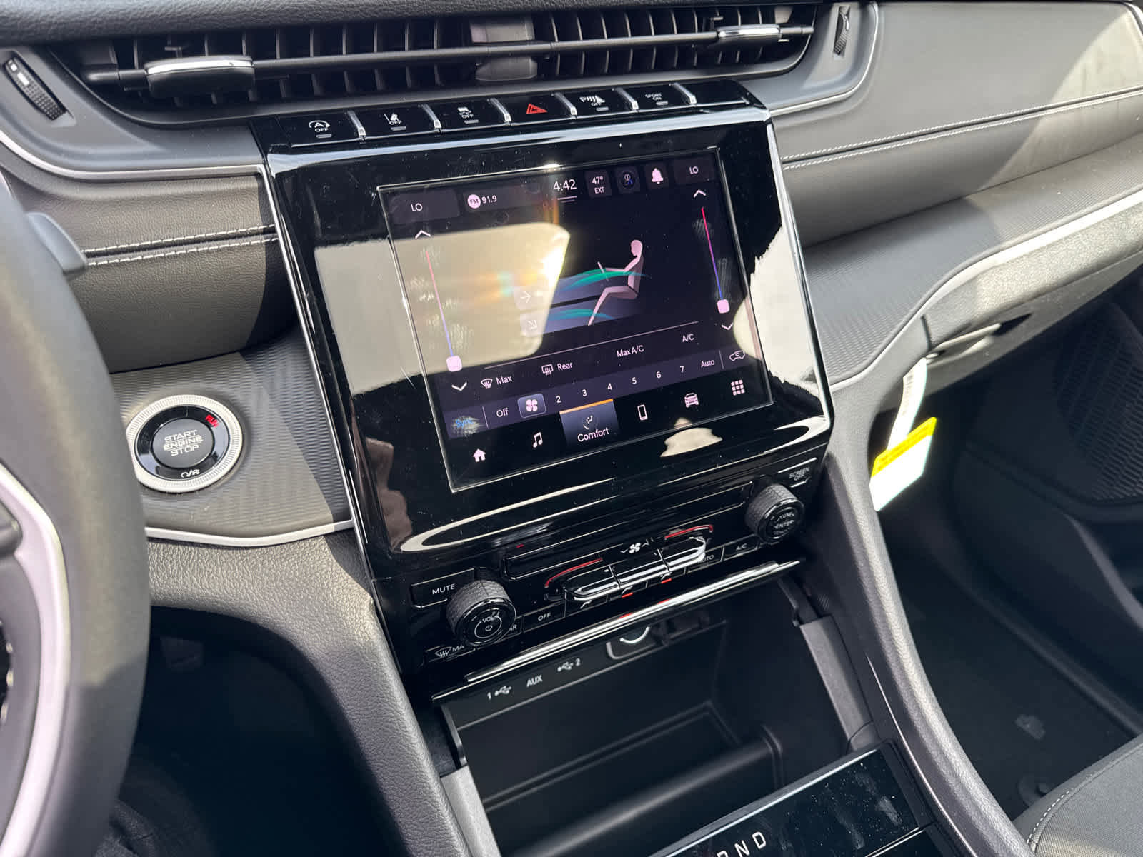 New 2025 Jeep Grand Cherokee Laredo X w/ Trailer Tow Package image 26