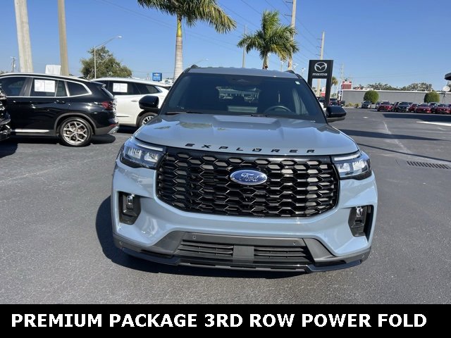 Used 2025 Ford Explorer ST-Line w/ Premium Package image 2
