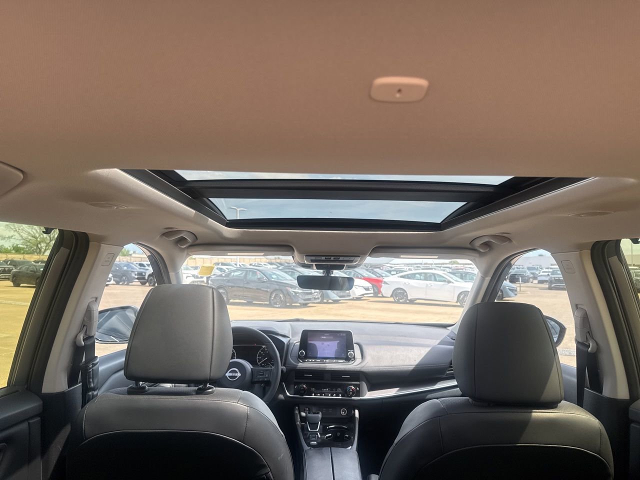 Used 2024 Nissan Rogue SV w/ SV Premium Package image 34