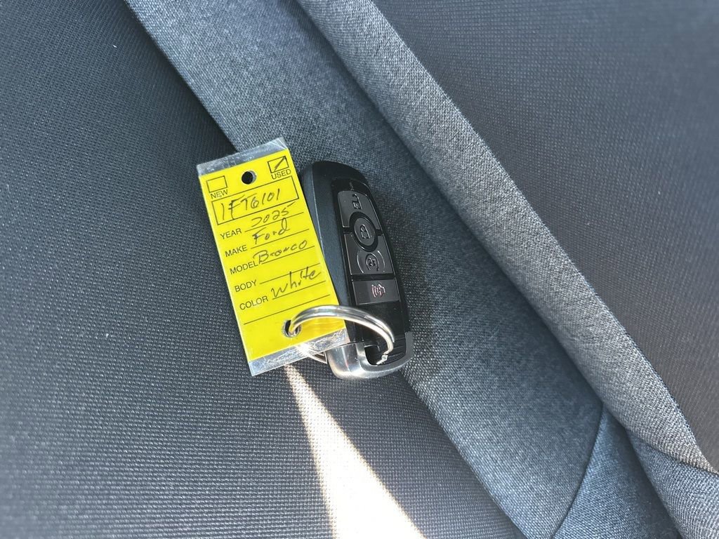 Used 2025 Ford Bronco Big Bend image 33