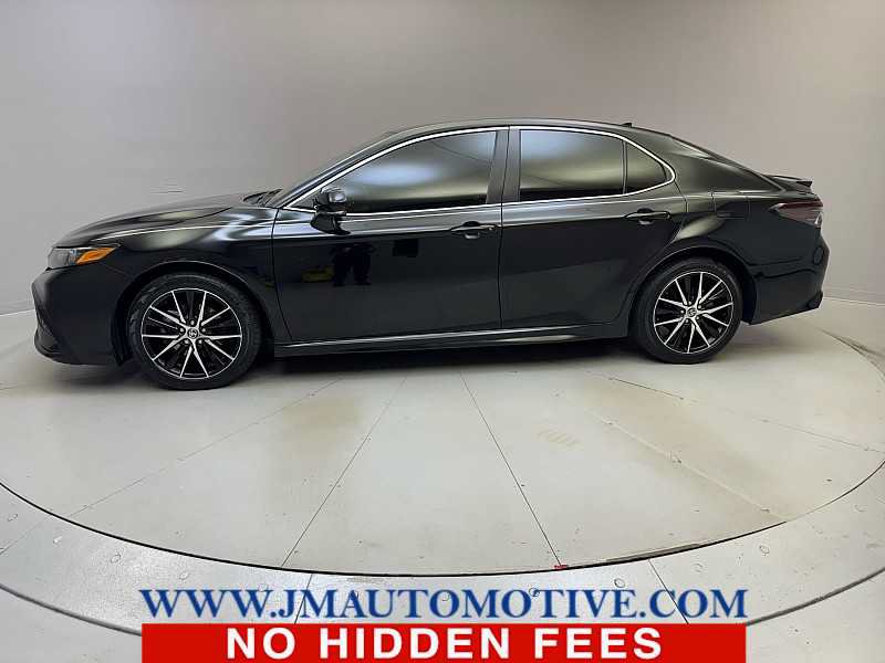 Used 2023 Toyota Camry SE FWD image 2