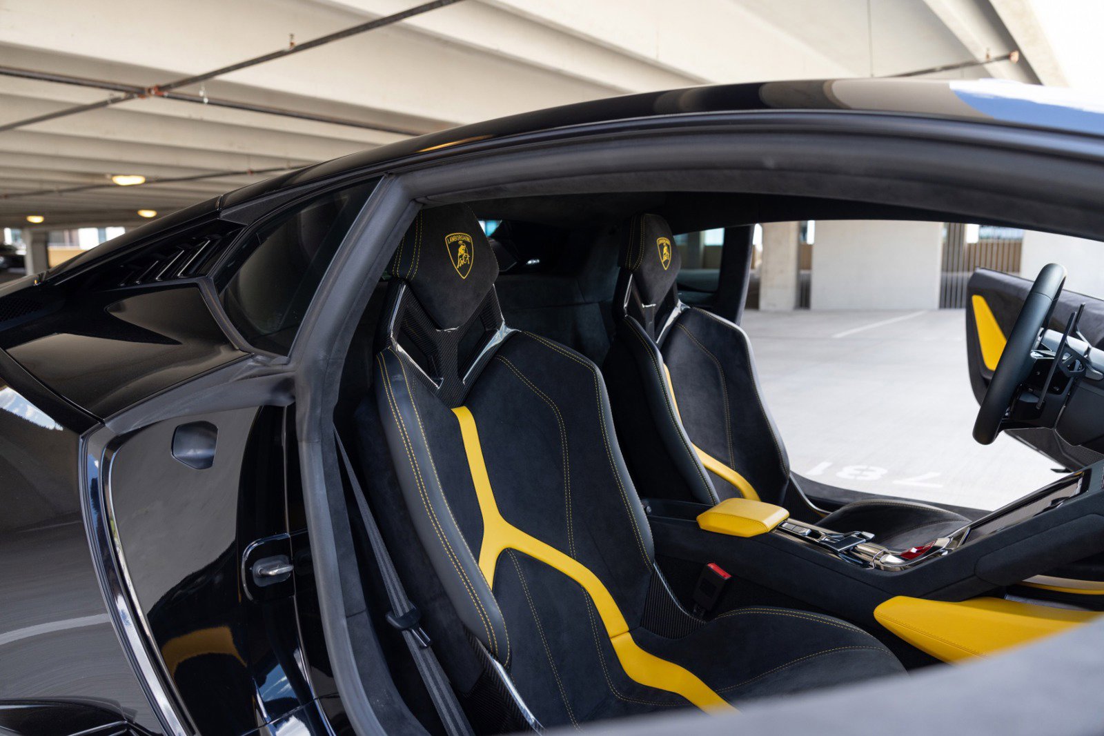 Used 2024 Lamborghini Huracan Tecnica image 17