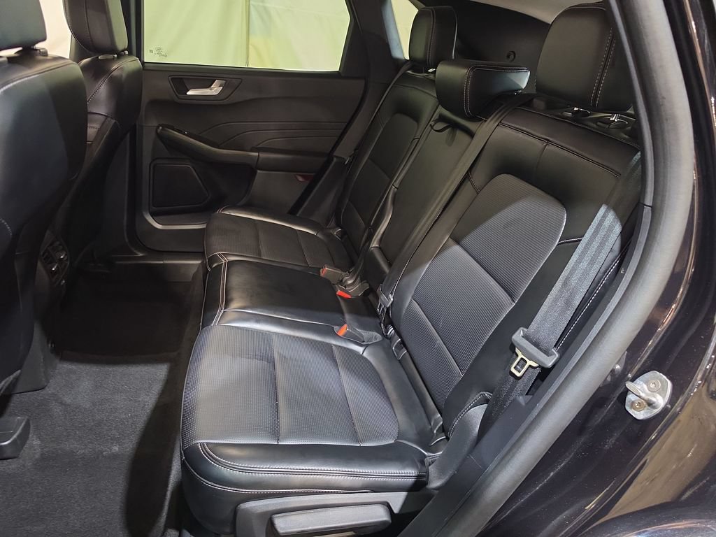 Used 2025 Ford Escape Platinum AWD/4WD image 24