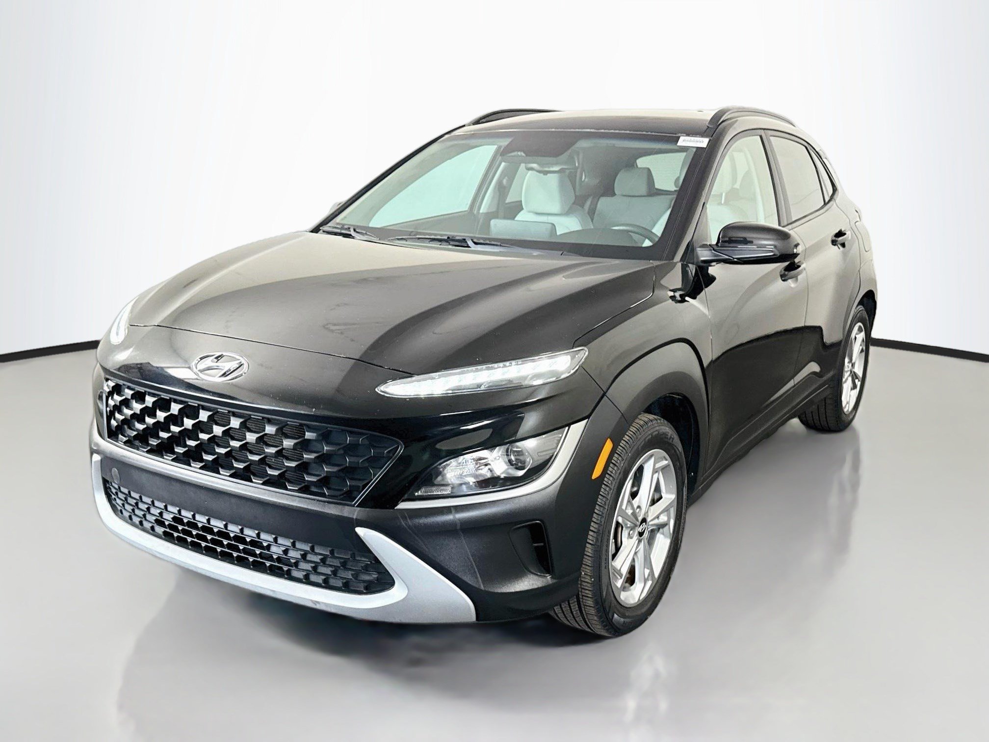 Used 2022 Hyundai Kona SEL FWD image 4